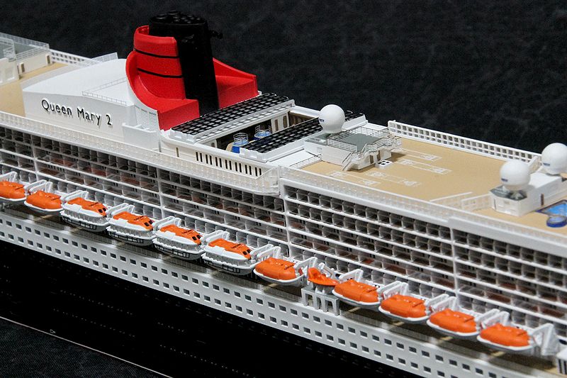 1/700客船 クイーンメリー2 ドイツレベル REVELL OceanLiner Queen