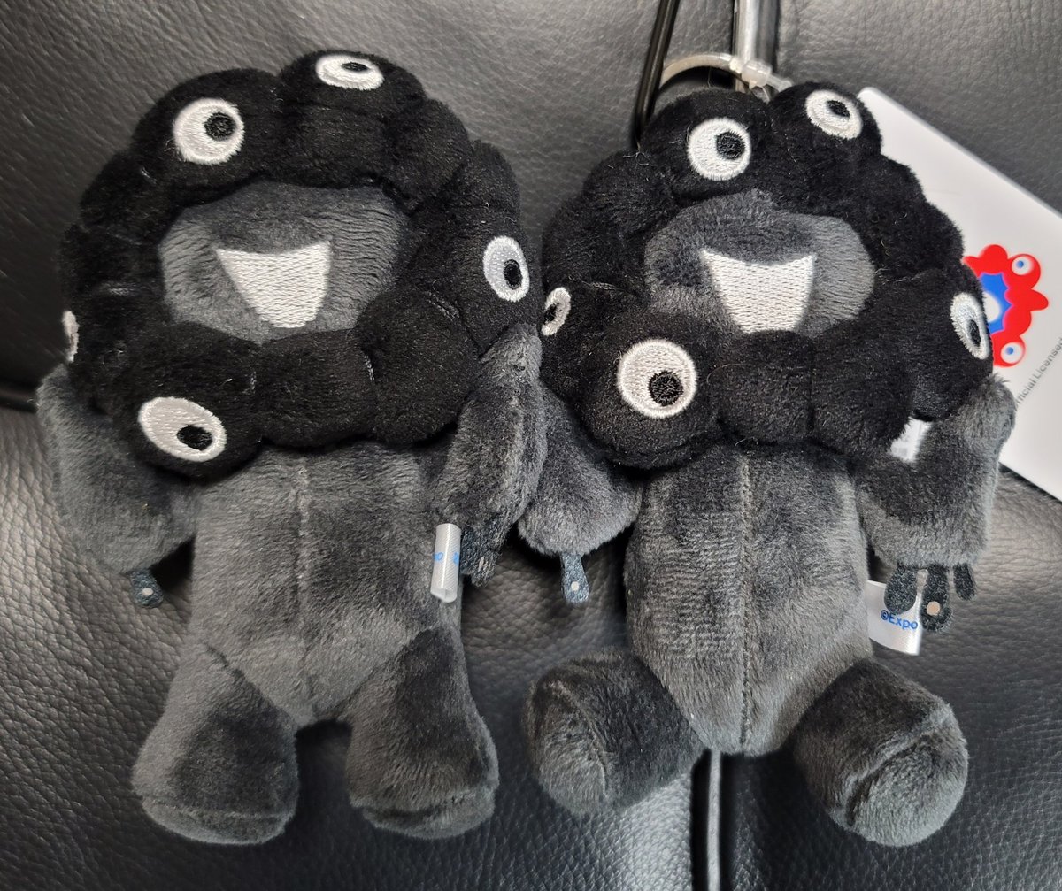 万博限定 黒ミャクミャク ぬいぐるみ カラビナ付き 立ち 座り セット