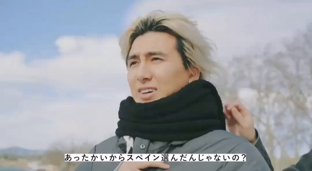 さりげなくタオルマフラー(？)を直したり「船に乗るの？河津さんも