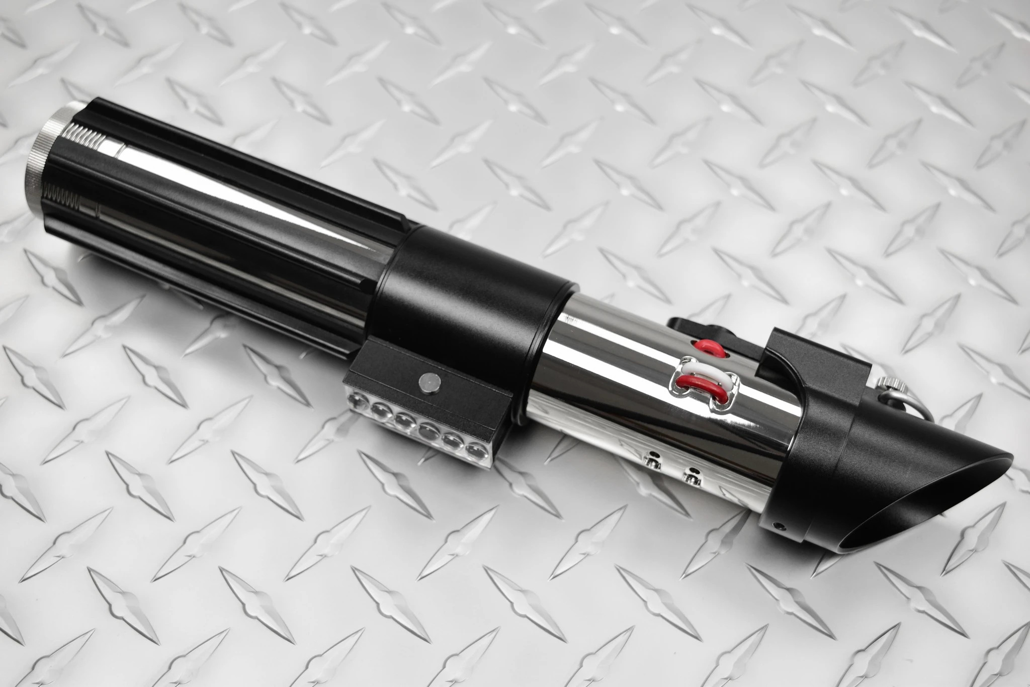 ダースベイダーのカスタムライトセイバー Punksabers ダースベイダーの