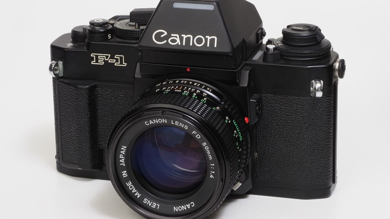 ☆極美品☆ Canon キャノン AE-1 フィルムカメラ ボディ 黒 8081 ☆極