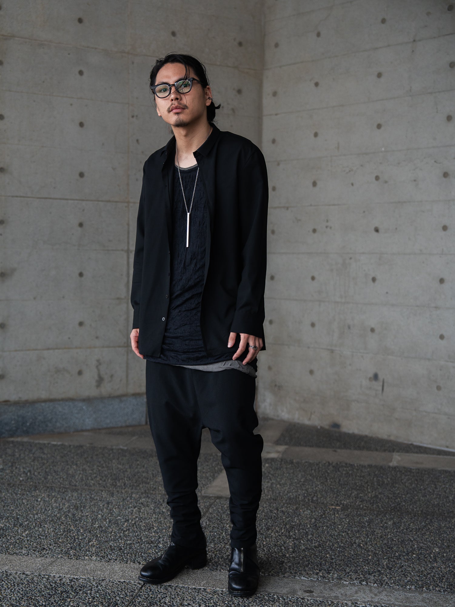 Craft Fabric Layered U-neck T-shirt【black】 – PRY