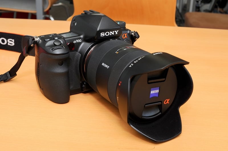 α900』ソニー初の“フルサイズ”デジタル一眼レフカメラ【製品レビュー
