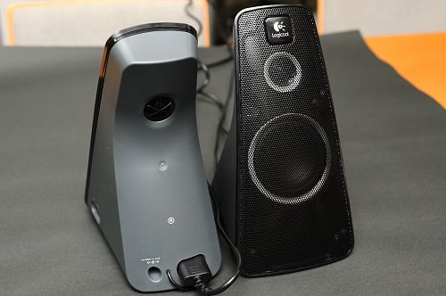 ホントに部屋のどこにいても聴こえる！ロジクール『360°サウンド』採用