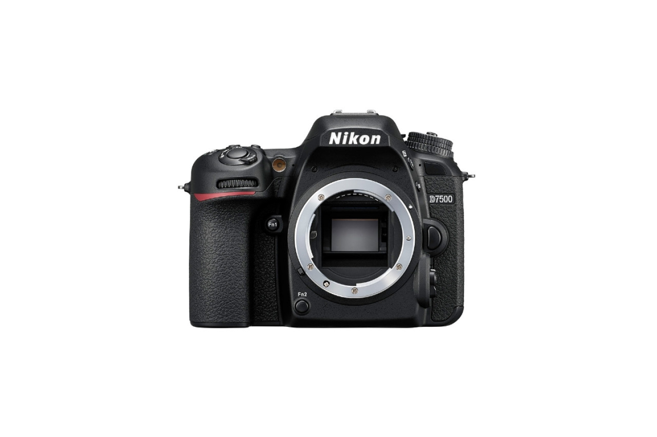 ショット数8871枚】Nikon D7500 18-140 VRキット