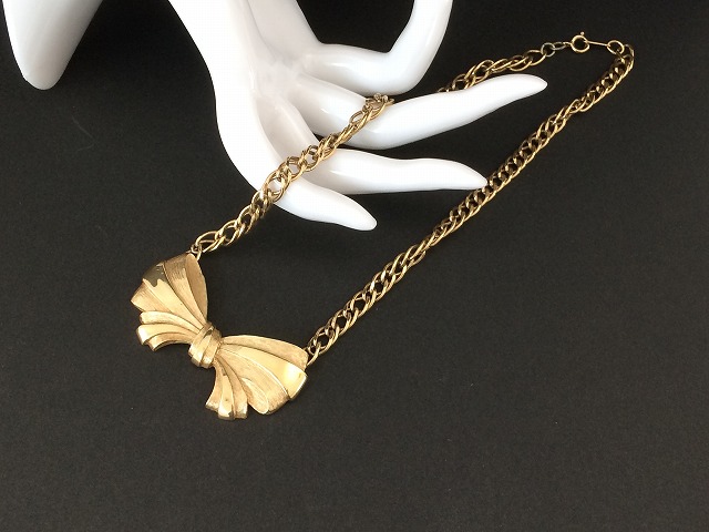 AVON エイボン リボン ゴールドトーン ネックレス USA ペンダント