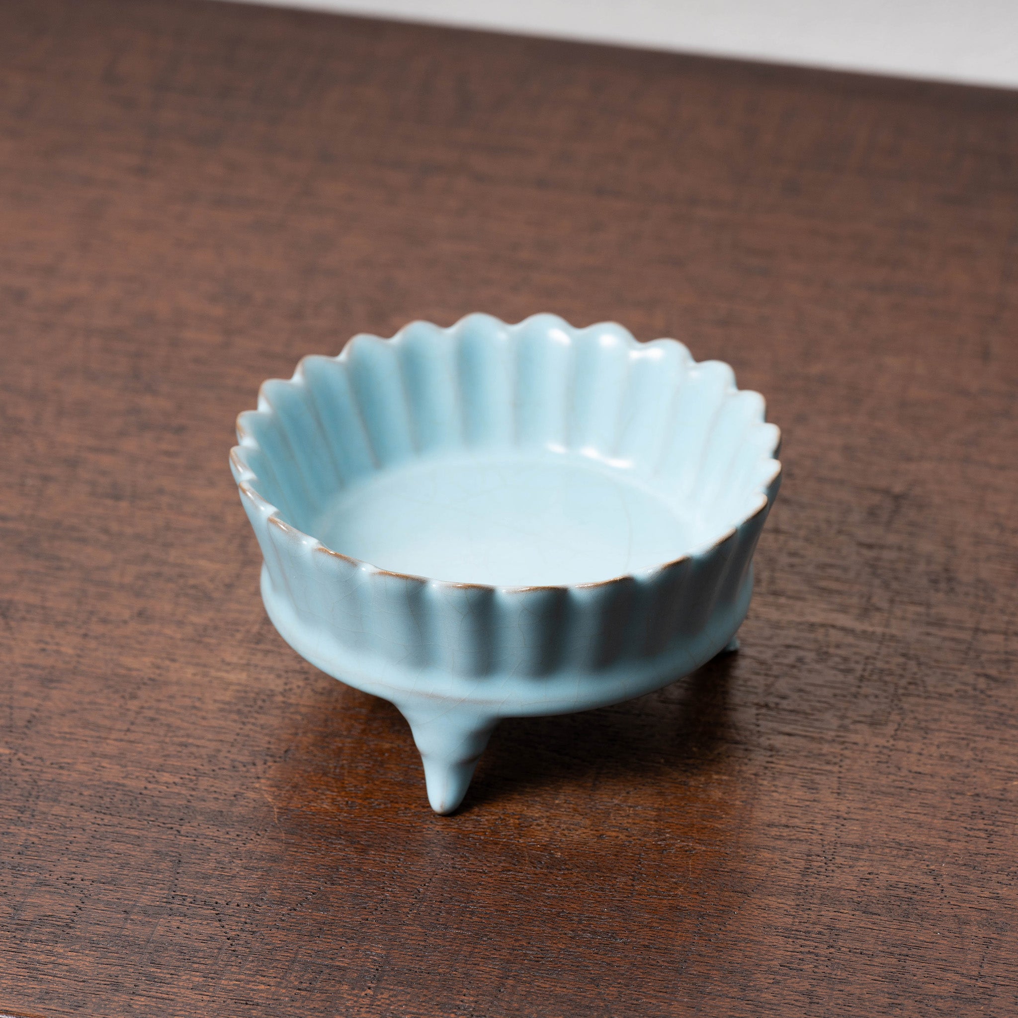 清代 仿汝窯 青磁獣足花口洗 – 燦禾 SANKA