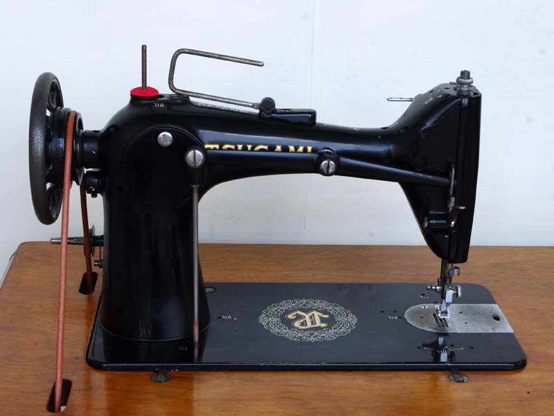 TSUGAMI職業用足踏みミシン鉄脚 大型 テーブルに！ TSUGAMI職業用