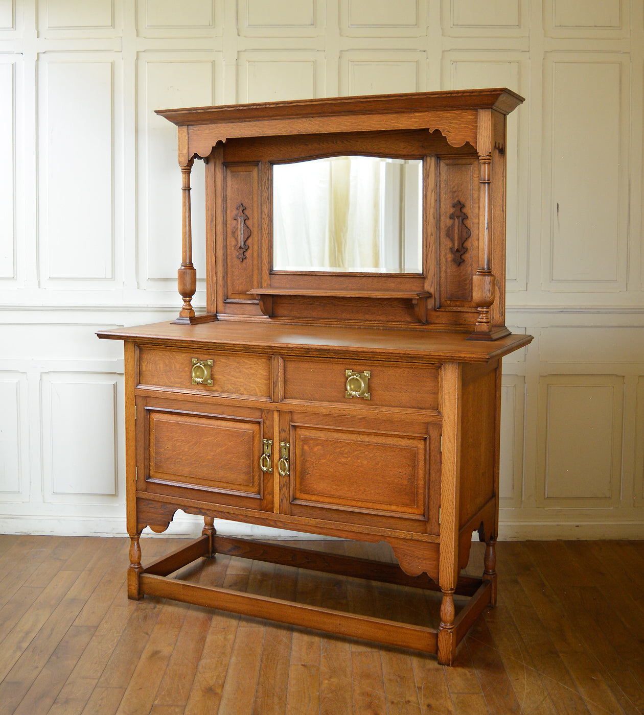 アンティークミラーバックサイドボード – 英国アンティーク家具専門店