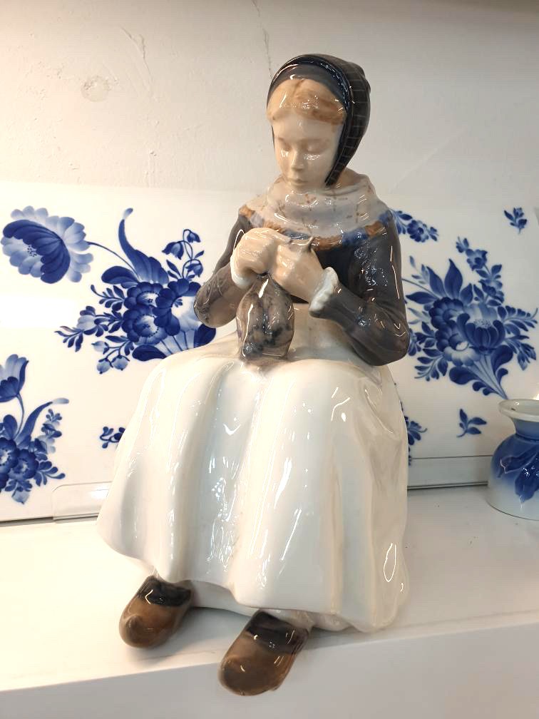 希少】ロイヤルコペンハーゲンフィギュリンアクエリアス水瓶座