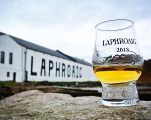 ラフロイグ ウイスキー 10年 43度 正規 箱付 750ml 包装不可 シングル