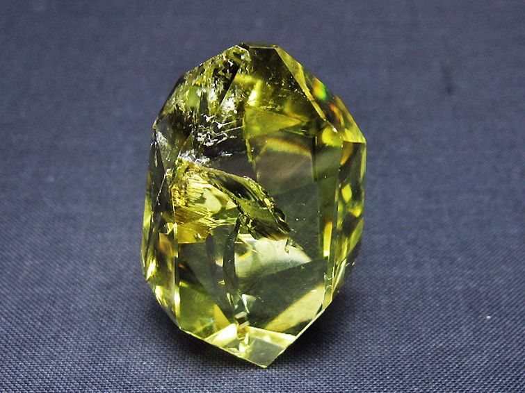 虹入り 黄水晶(シトリン) 原石[t436-3010]