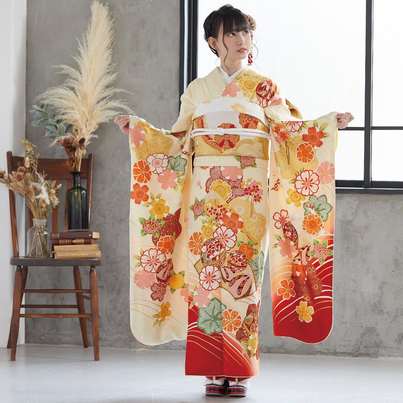 振袖 レンタル 成人式 結婚式 薄黄色 波に扇面鞠と花（絹）12月〜1月