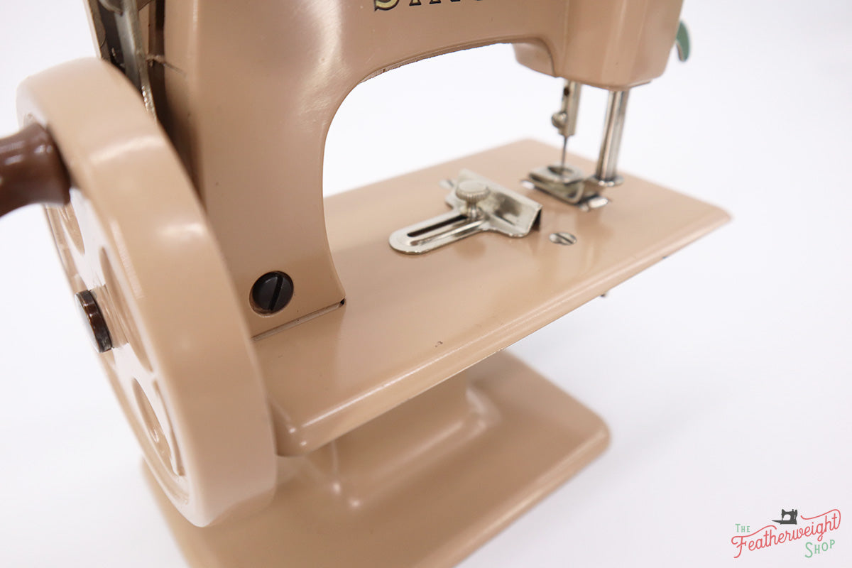 Singer Sewhandy Model 20 - Beige - Complete Set – The Singer