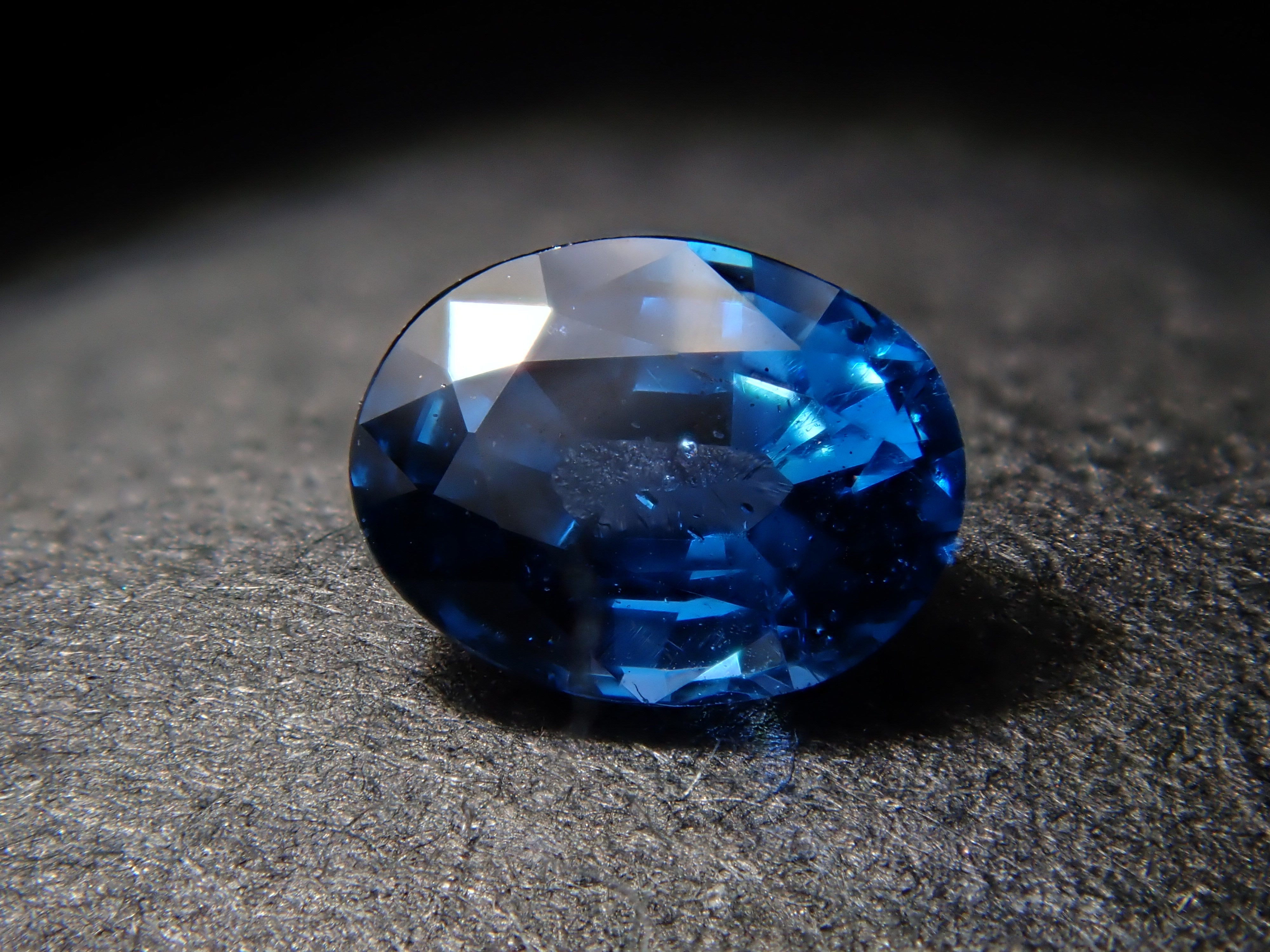 ナイジェリア産コバルトガーナイト 0.242ctルース JTL鑑