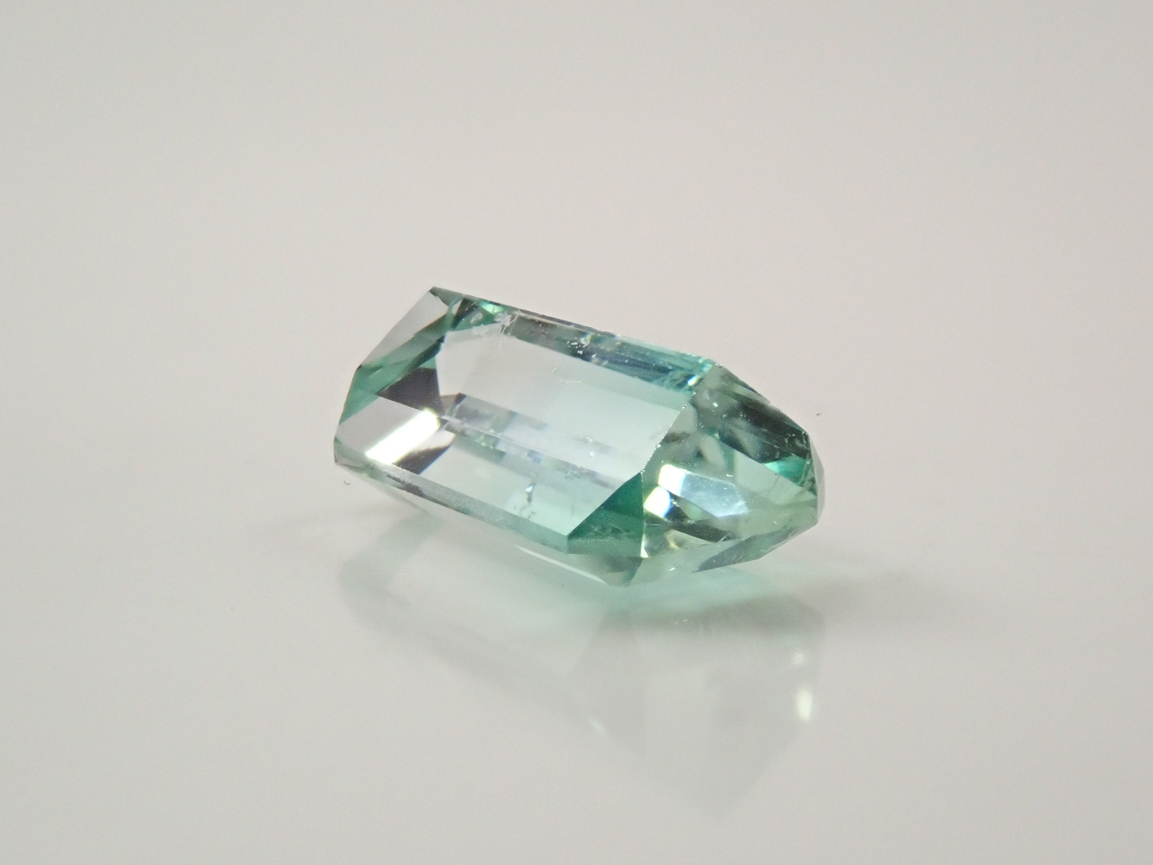 アフガニスタン産バイカラートルマリン 1.653ctルース