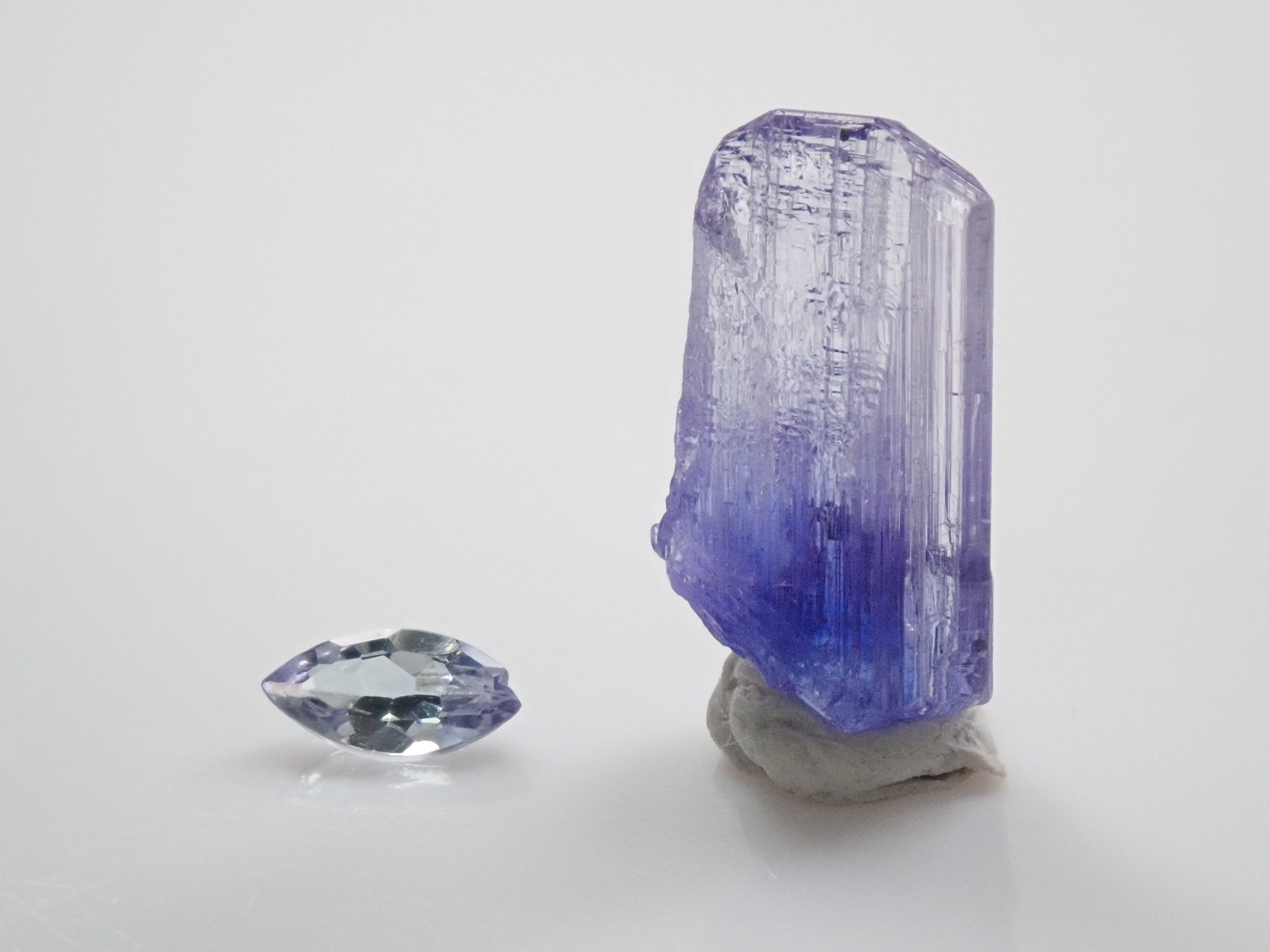 バイカラータンザナイト 3.018ct原石