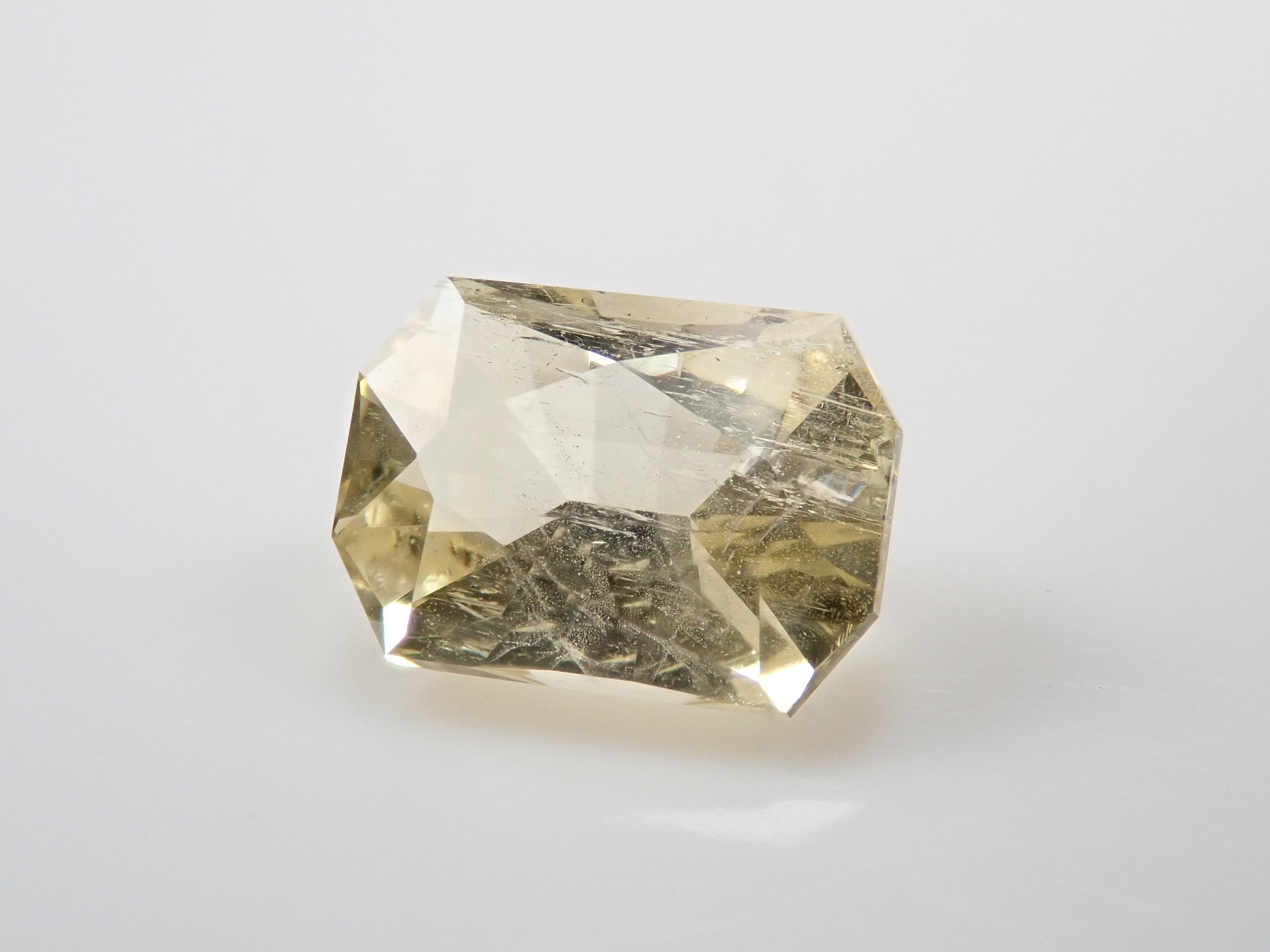 イエローベリル（ヘリオドール） 0.904ctルース