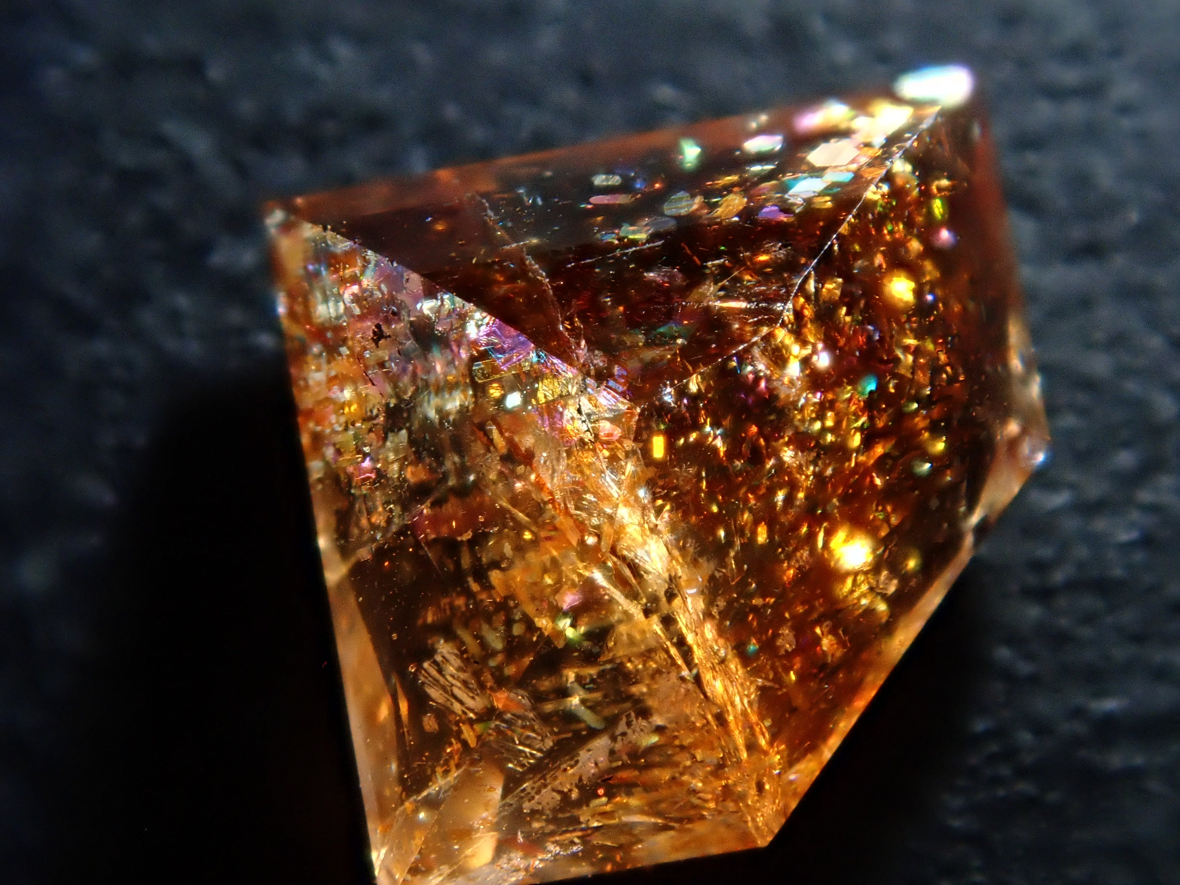 タンザニア産サンストーン（イリュージョンサンストーン） 0.891ctルース