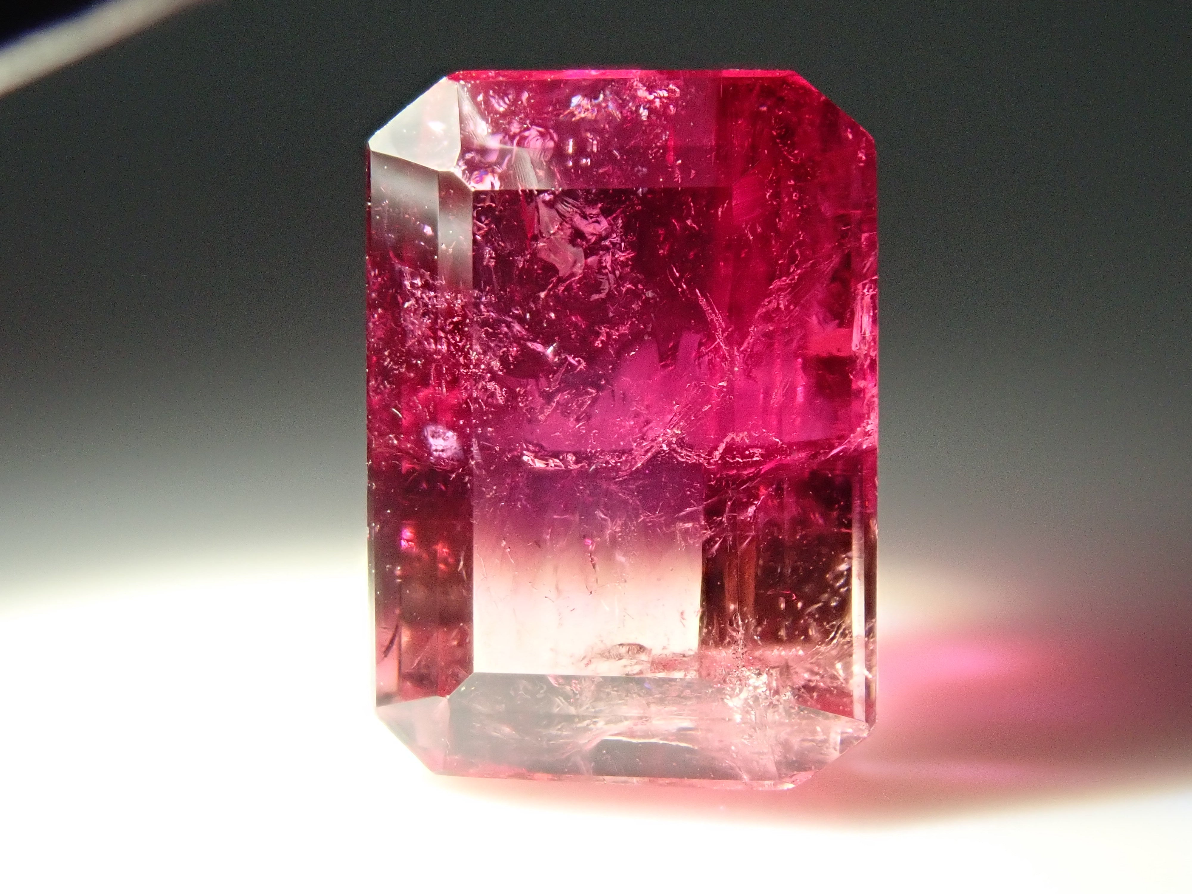 アフガニスタン産バイカラートルマリン（通称名：バイカラールベライト