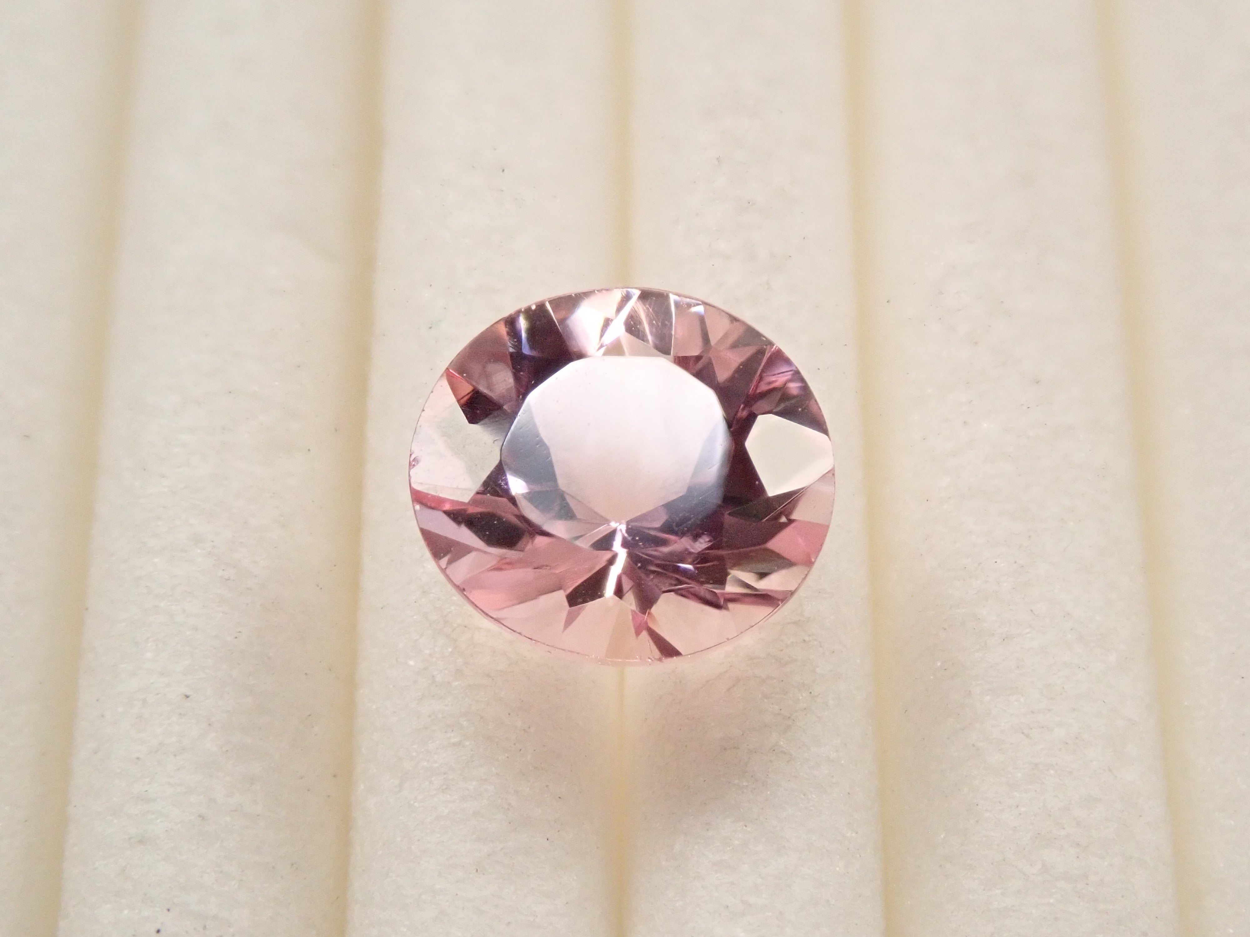 ブラジル産非加熱ピンクインペリアルトパーズ（シェリーピンク） 1.029