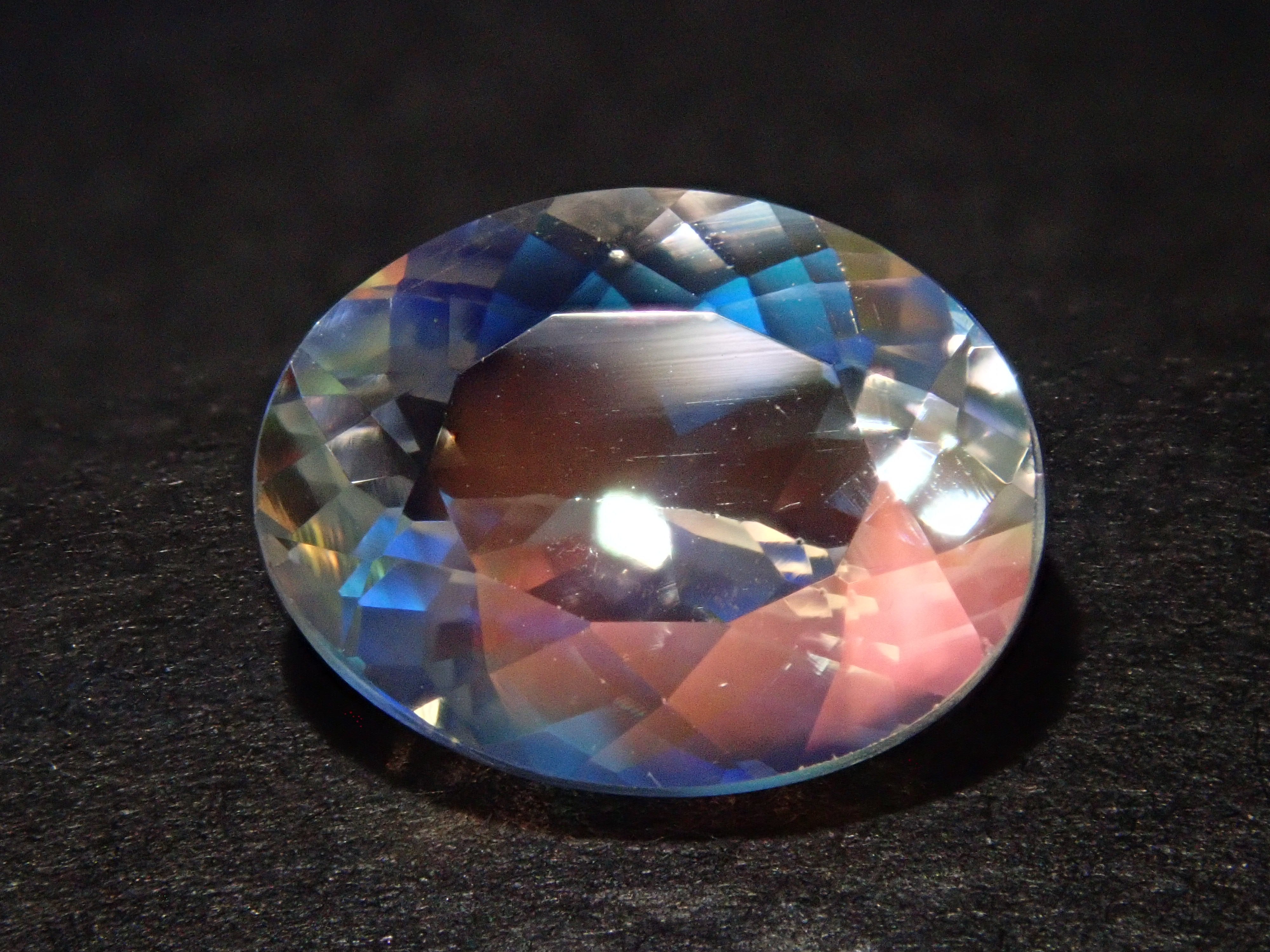 マダガスカル産アンデシン・ラブラドライト（通称名 レインボームーン