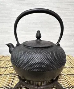 銘入り・南部鉄瓶】伝統工芸・美術鋳物師作・重厚蓋金具付｜茶道具