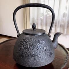 60 昭和レトロ 鉄瓶シリーズ」葉模様柄 鉄瓶