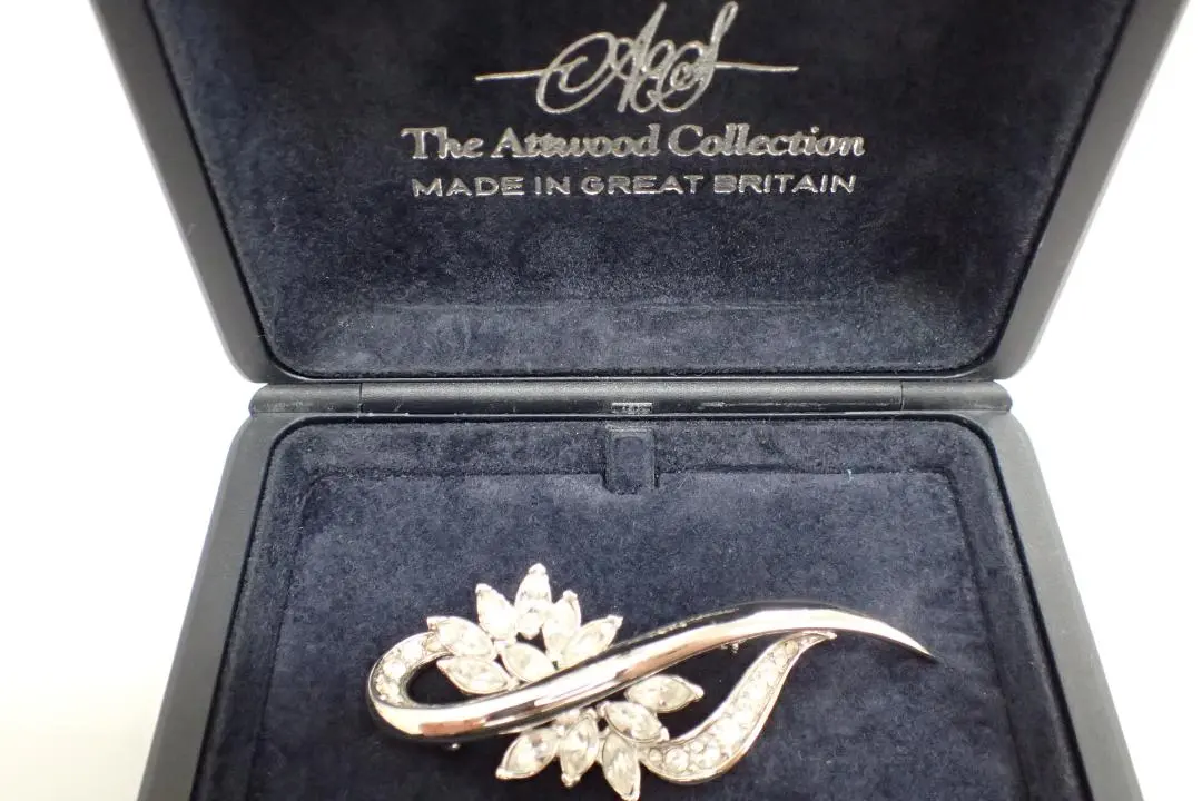 2026年最新】ATTWOOD ブローチの人気アイテム - メルカリ