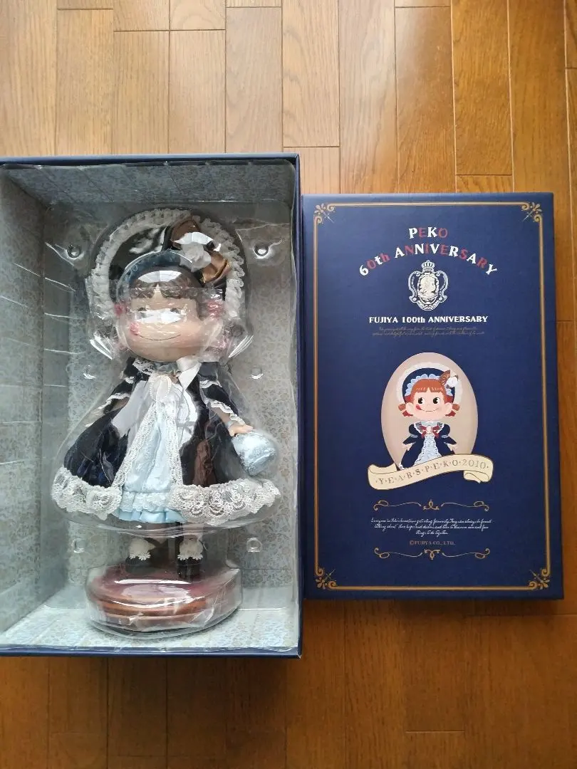 アンティーク ビスクドール ピアノ型オルゴール♬ クローゼット