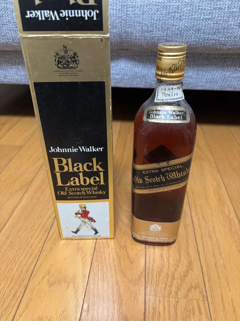 2026年最新】ジョニーウォーカー ブラックラベル 白紋章 金キャップの