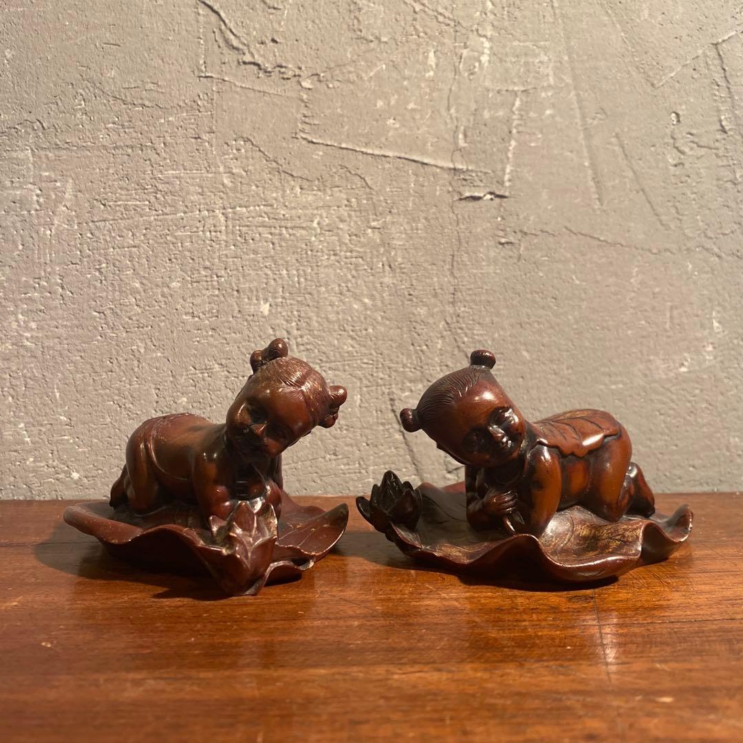 時代物 唐子 置物 蓮の葉 根付け オブジェ 骨董品 コレクション 練り物 古美術 雨蛙根付 中国の唐子に福の彫刻 骨製