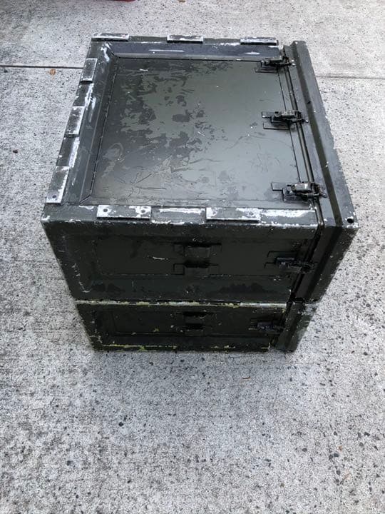 実物入手困難、激レア　自衛隊移動通信機器収納アルミBOX ミリタリー、サバゲー