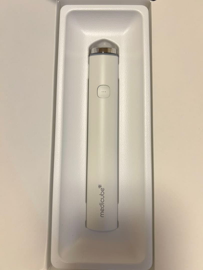 【美品】medicube ブースタープロミニ 美 顔器 ホワイト メディキューブ medicube 美顔器ブースタープロミニ ホワイト - メルカリ