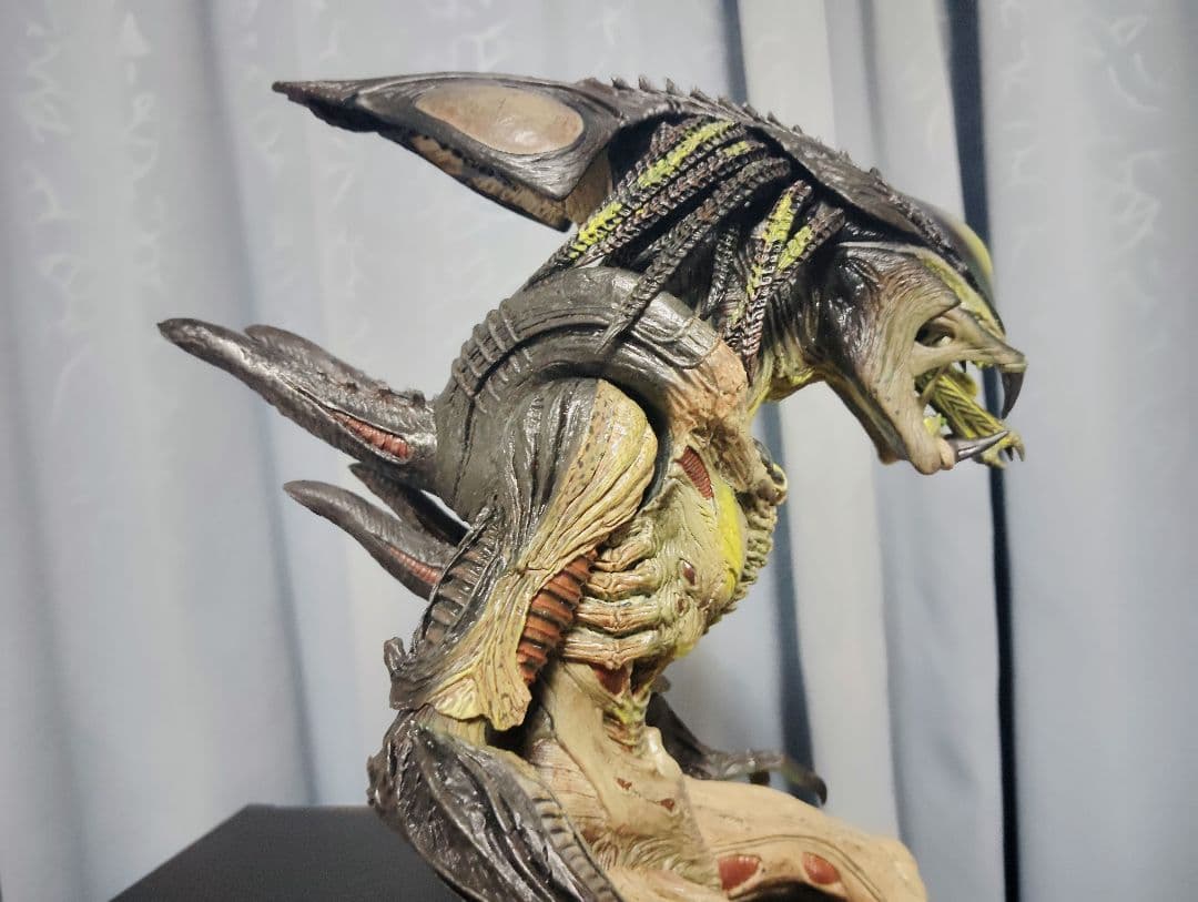 2008.HOTTOYS.MM#074“AVP2 Predalien”