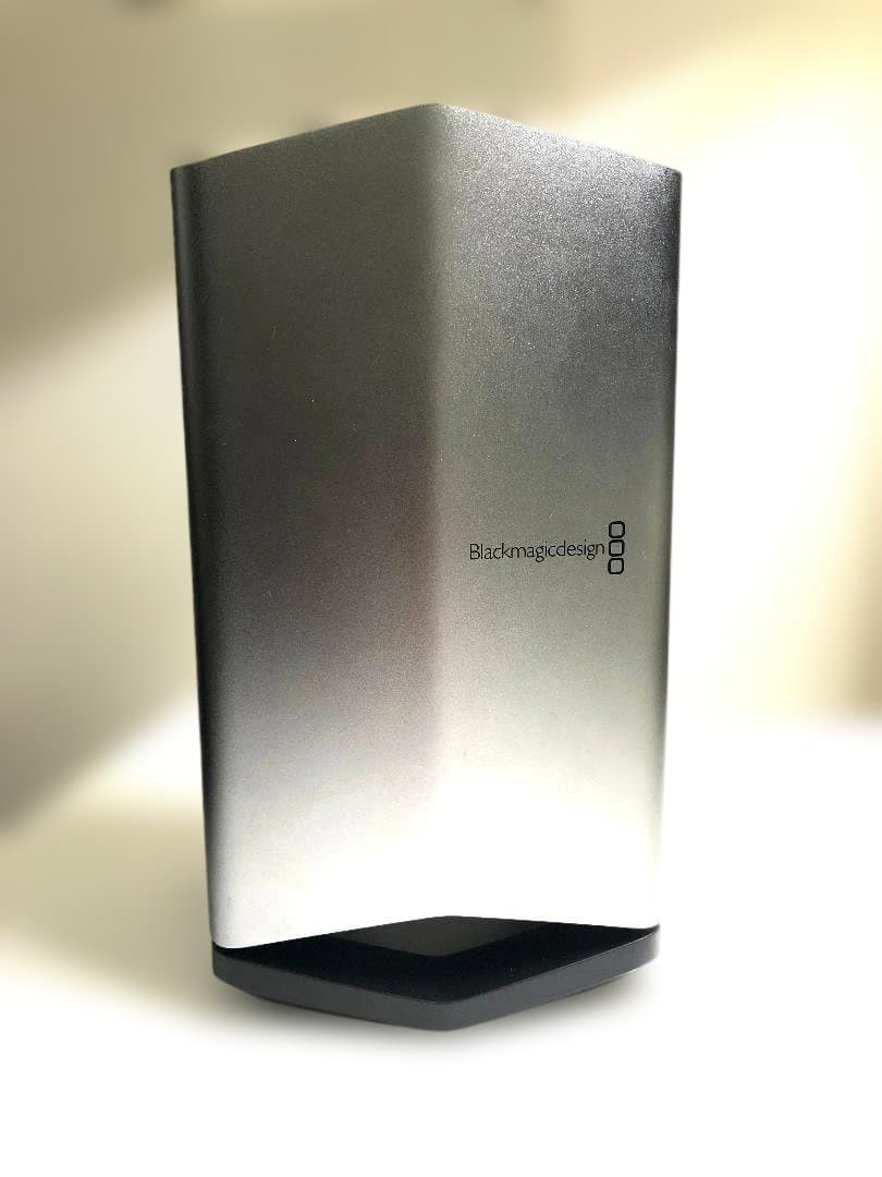 MacBookアクセサリー Radeon RX Vega 56 Blackmagic eGPU Pro ブラックマジックデザイン、Blackmagic eGPU Proを発表 | VIDEO SALON