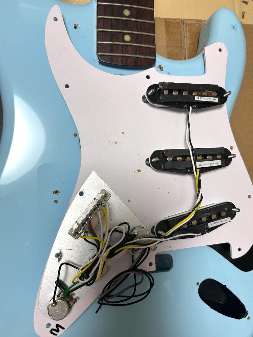 グラスルーツGrassRootsストラトタイプ（+SQUIER アッセンブリ）