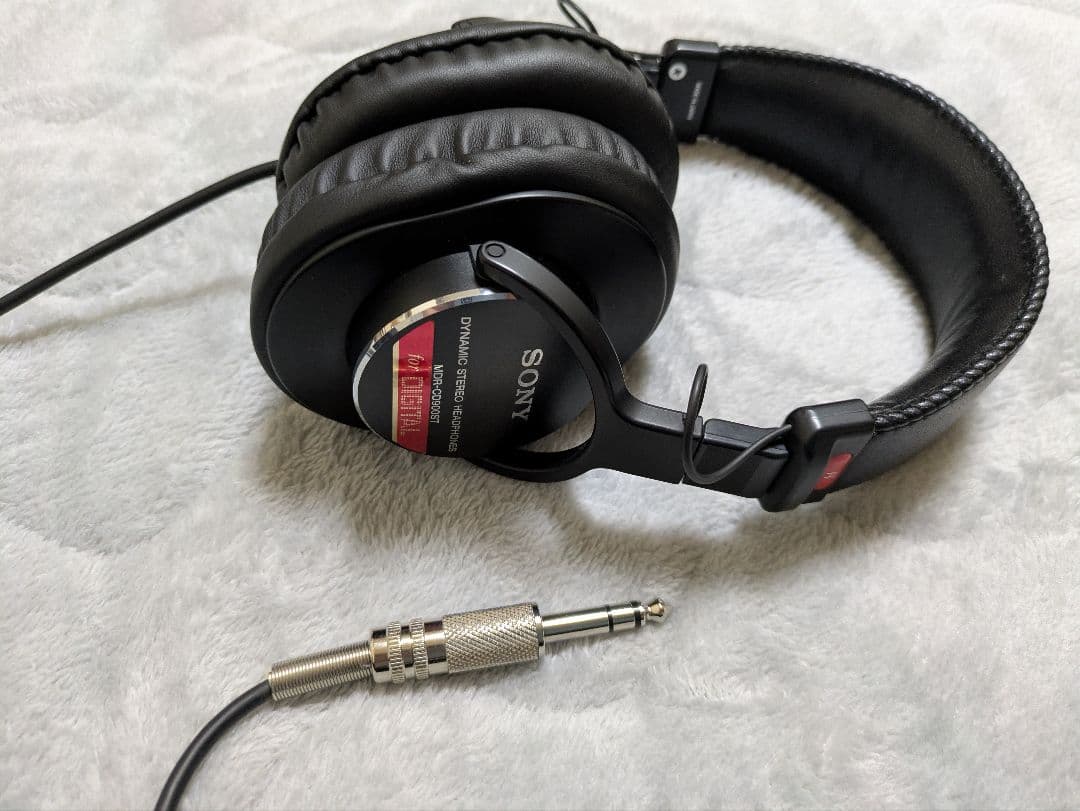 SONY MDR CD900ST　モニターヘッドホン モニターヘッドホン SONY MDR-CD900ST 高解像度のクリアな音質 音楽