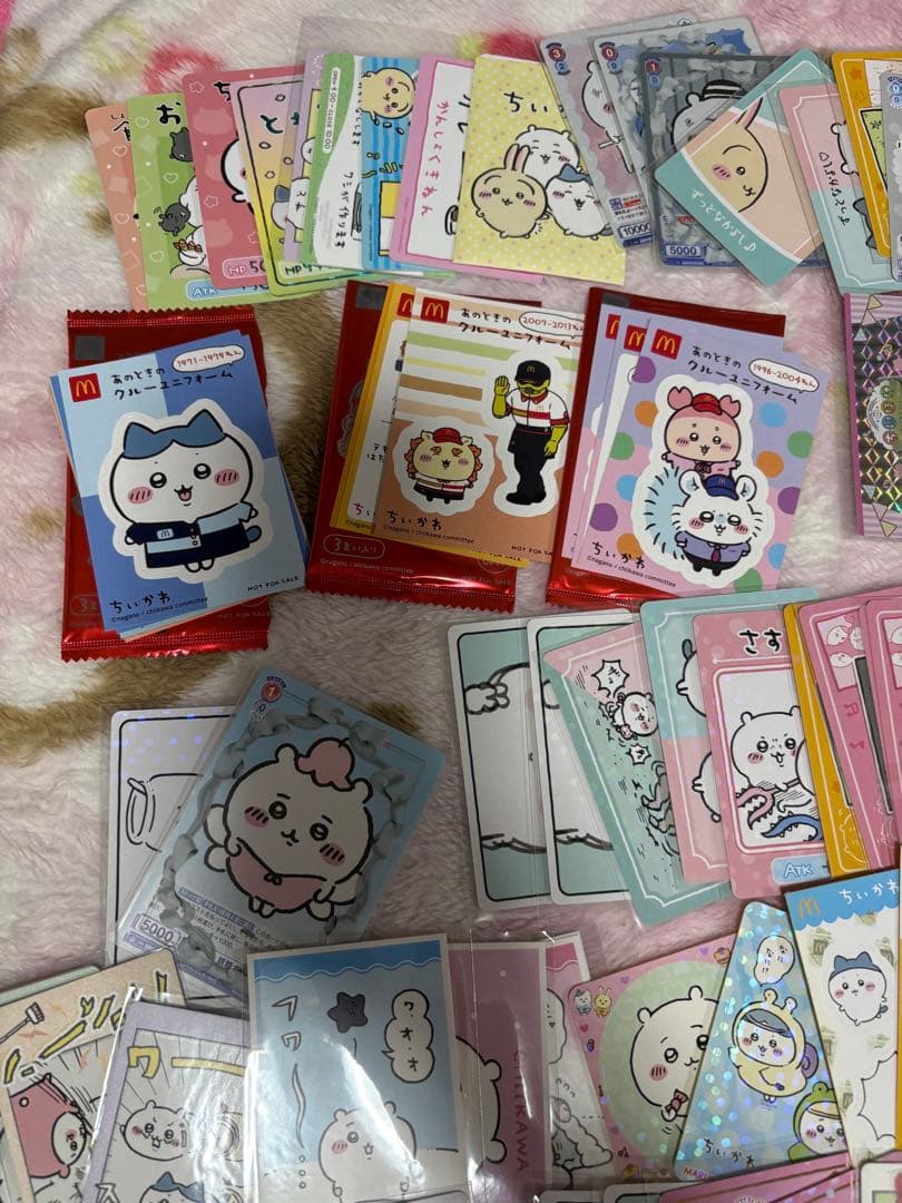 ちいかわ グッズ まとめ売り 缶バッジ カード ステッカー タオル くら寿司