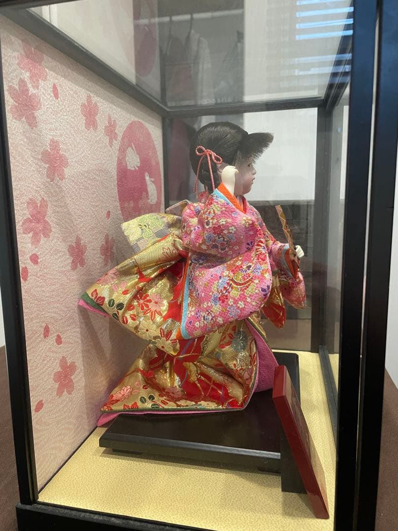市松人形】舞花 ガラスケース入り【日本人形】 - メルカリ