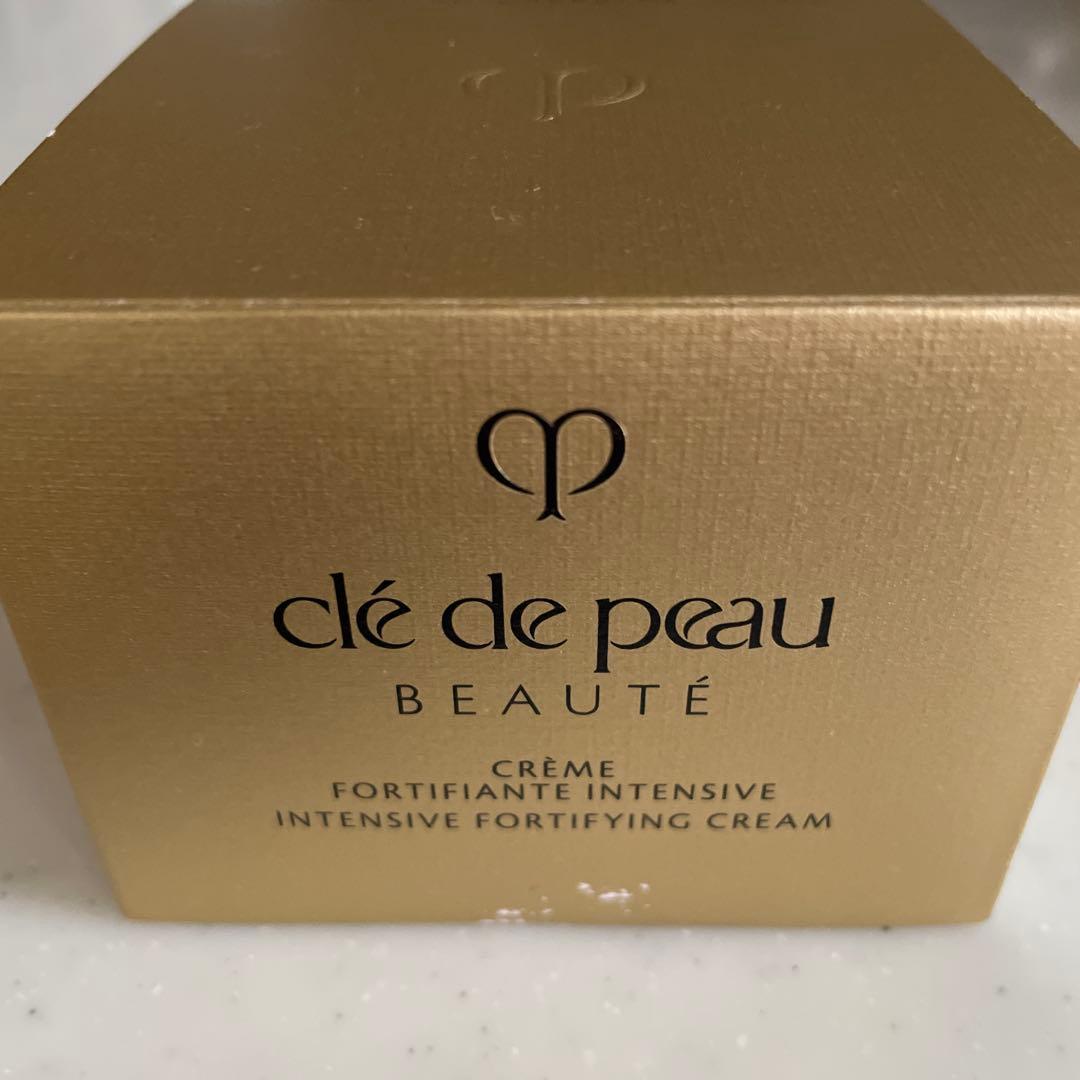 新品未開封クレドポーボーテ clé de peau クリーム状乳液夜用50g 新品