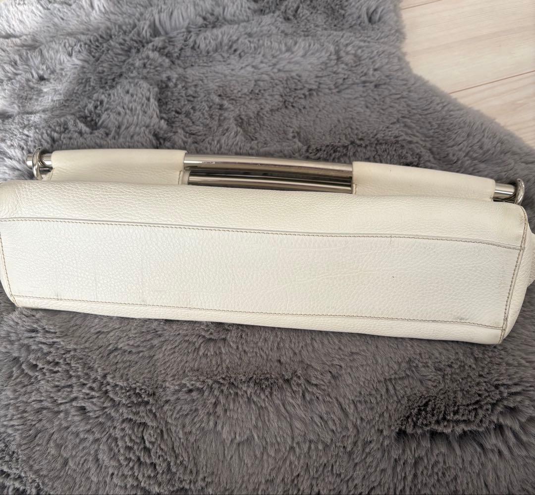 【PRADA 】希少デザイン✨✨ ホワイトレザー ショルダーバッグ