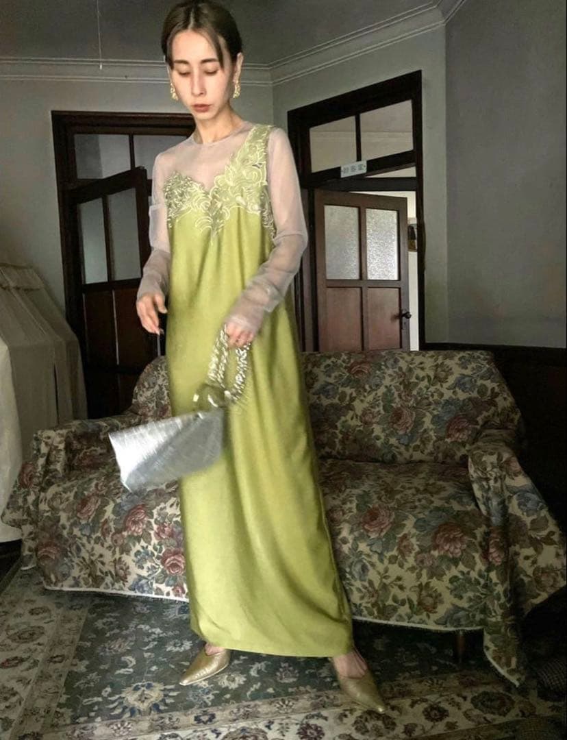 【1回のみ使用】UND RENEE CUTWORK DRESS