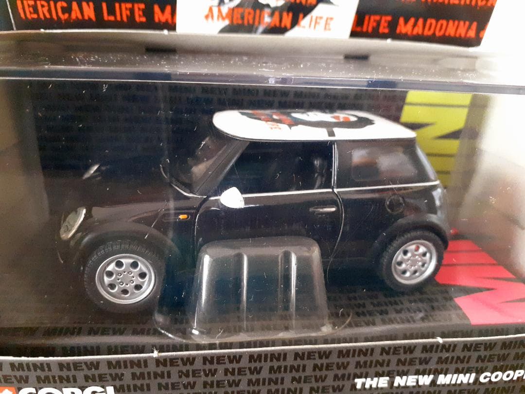 マドンナ　 American Life 　Corgi製　Mini Cooper