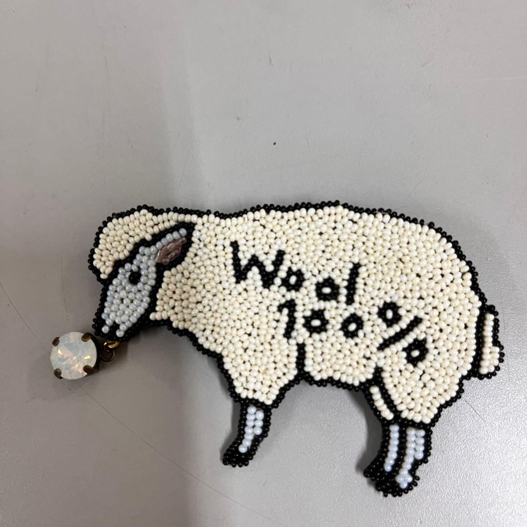 小林モー子／羊ブローチ - メルカリ