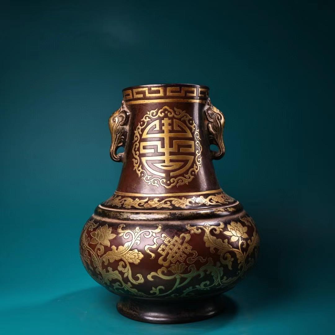 中国古美術・旧蔵鏨刻鎏金の吉祥八宝花瓶・純銅细密彫・全浮彫・置物・茶道具・文房具 中国古美術・旧蔵鏨刻鎏金の吉祥八宝花瓶・純銅细密彫・全浮彫・置物