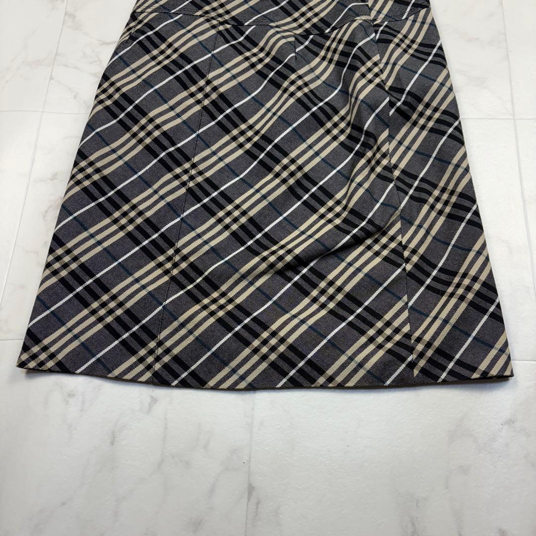 バーバリーブルーレーベル　ノバチェック　台形スカート　ベルト　38 ベージュ