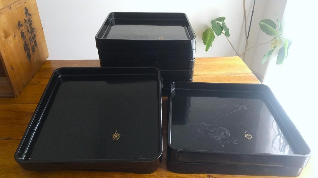 大正14年　『漆器黒膳』10枚セット　木箱入り　打ち出の小槌柄　1925年