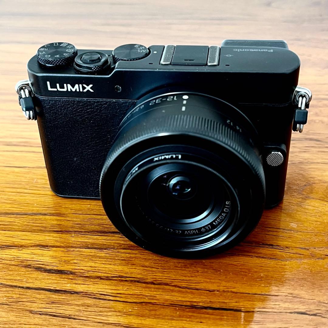 Panasonic GM5 ブラック＋12-32レンズ（純正バッテリー2個） LUMIX GM5
