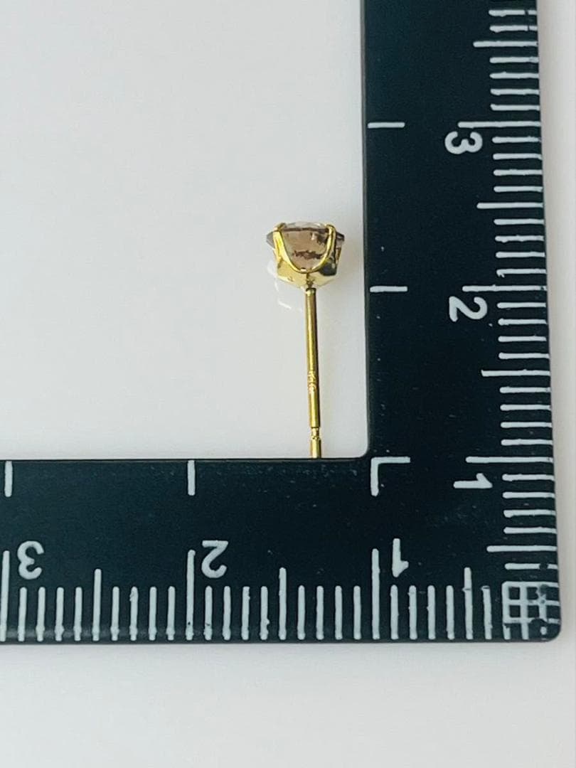 K18 天然ダイヤモンド4本爪ピアス 計0.6ct